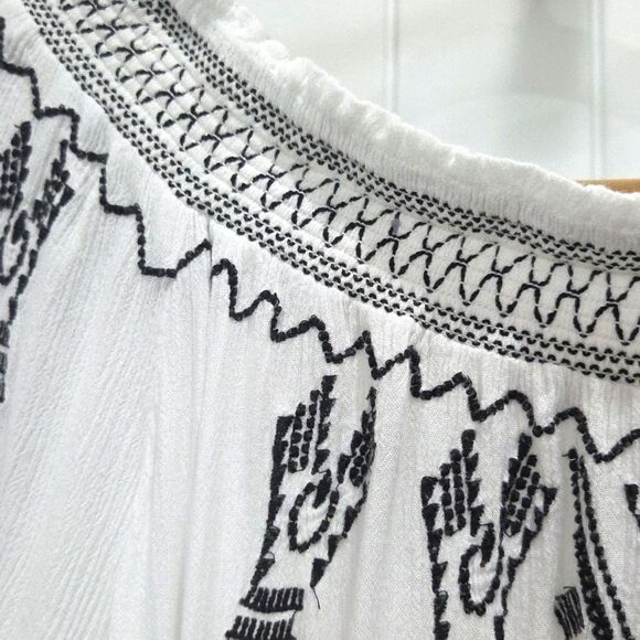 Terre Bleue brand boho Embroidered peasant style top - Size Large - Picture 2 of 5